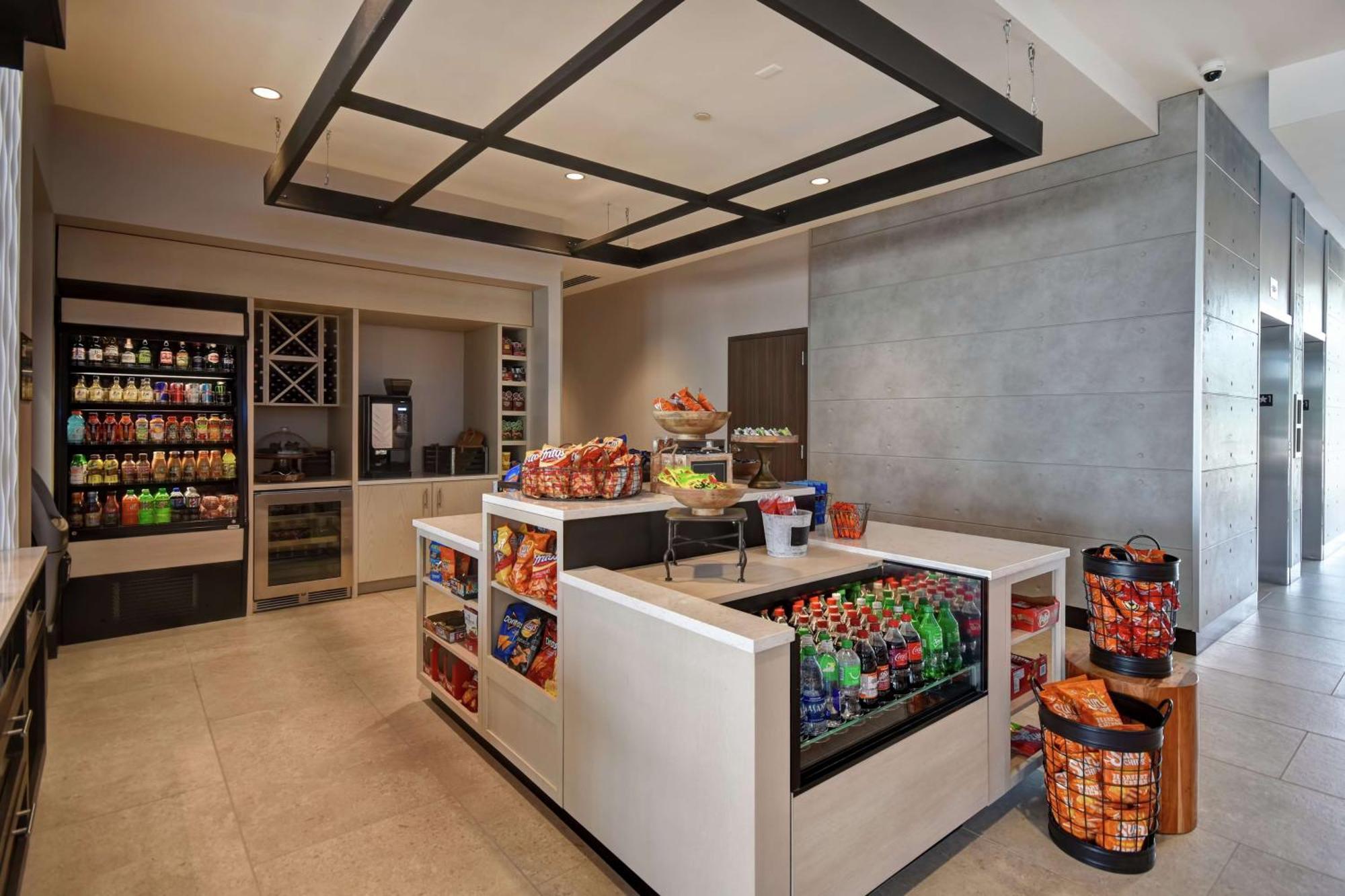 Hilton Garden West