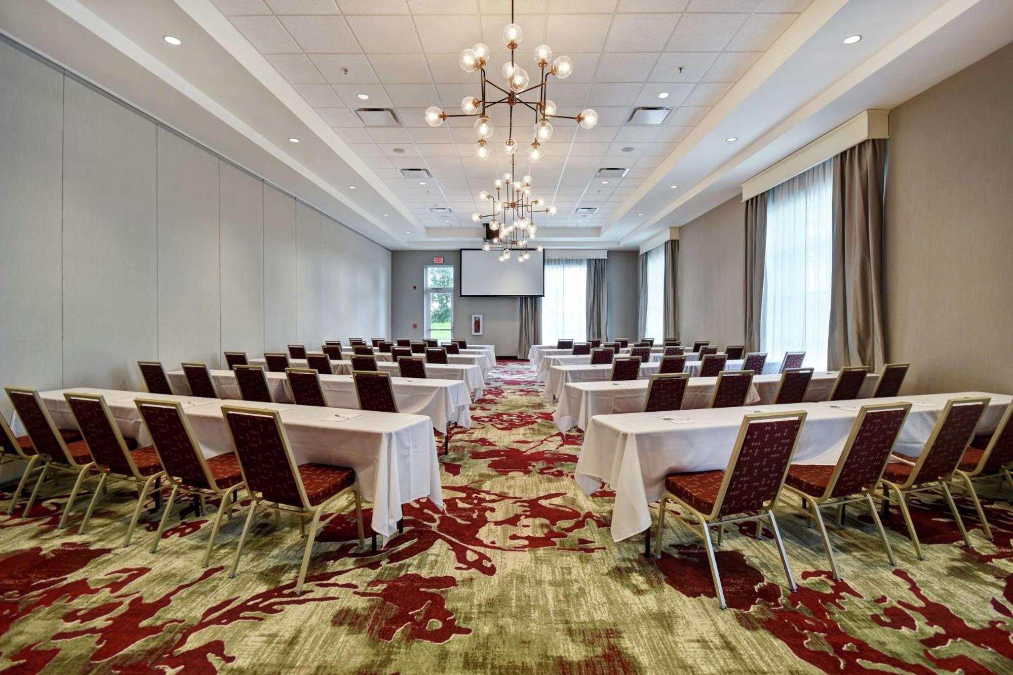 Hotel Hilton Garden West 3*