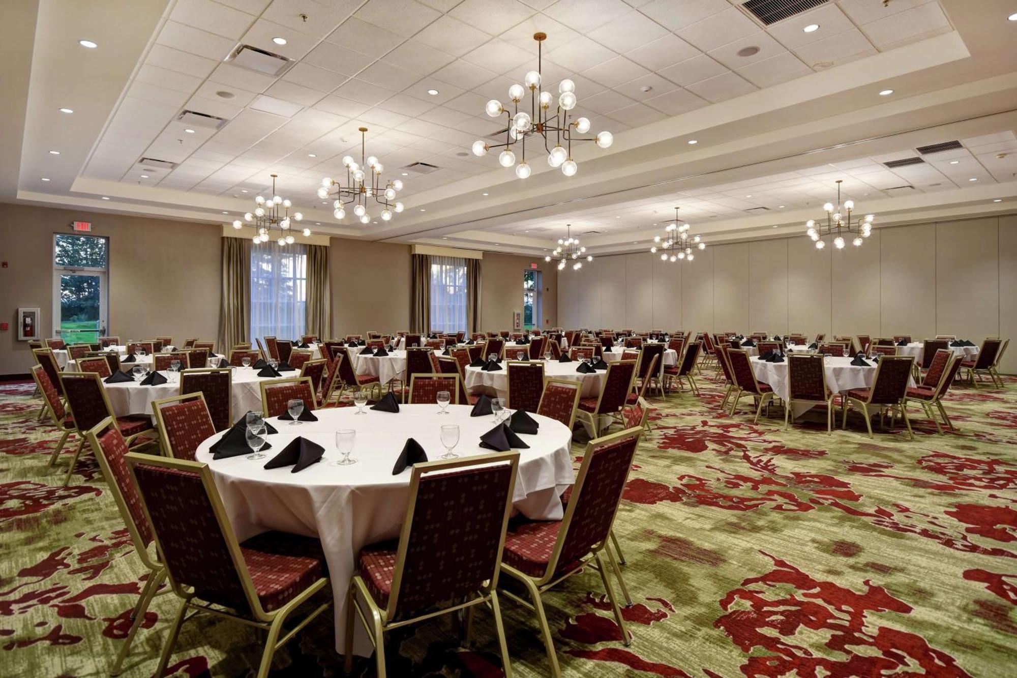Hotel Hilton Garden West 3*